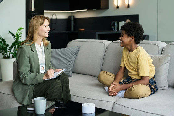 Therapist providing with a psycological evaluation to a patient in Tucson